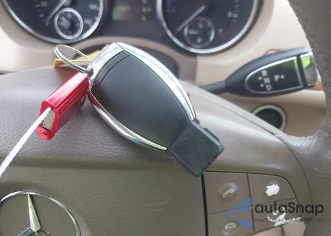 2008 Mercedes-Benz R 350 z USA, uszkodzony, nr VIN 4JGCB56E58A081330